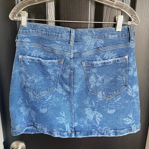 Kensie Floral Print Jean Skirt-Size 10 - Picture 5 of 5